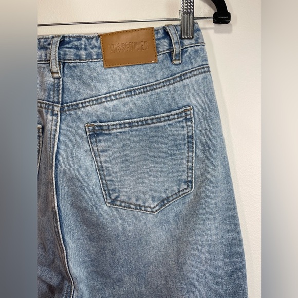 Missguided Jeans Women’s Size 2R Riot Highwaisted Busted Knee Mom Jean - Picture 7 of 9